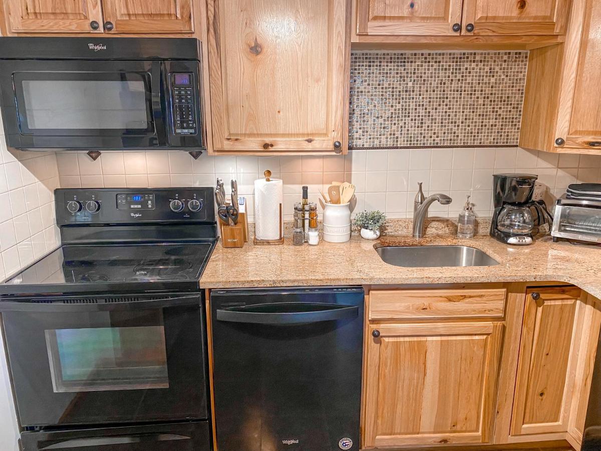 Ski-In Ski-Out Luxury Condo With Hot Tub And Pools سنوشو المظهر الخارجي الصورة